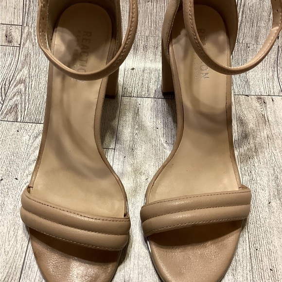 Kenneth Cole Reaction LoLita Beige Heels Size 5.5 - Picture 9 of 9